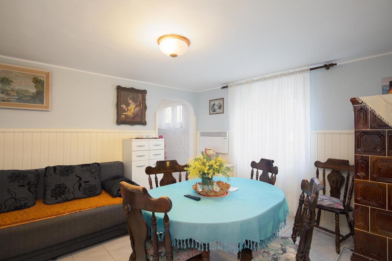 Marija Apartment พูลา ภายนอก รูปภาพ