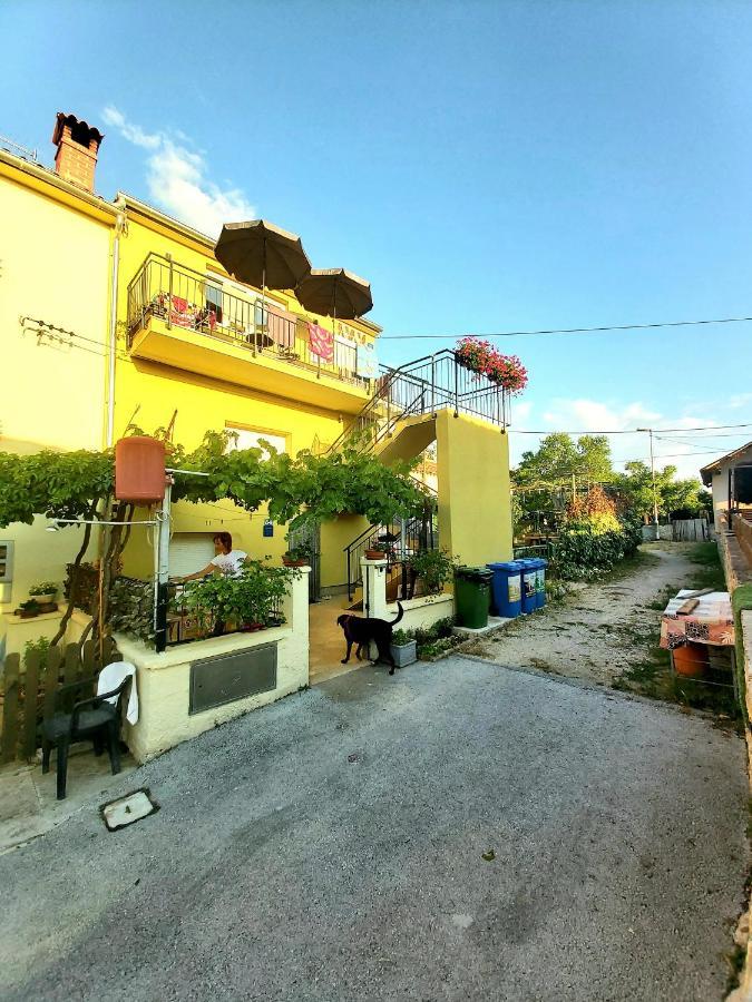 Marija Apartment พูลา ภายนอก รูปภาพ